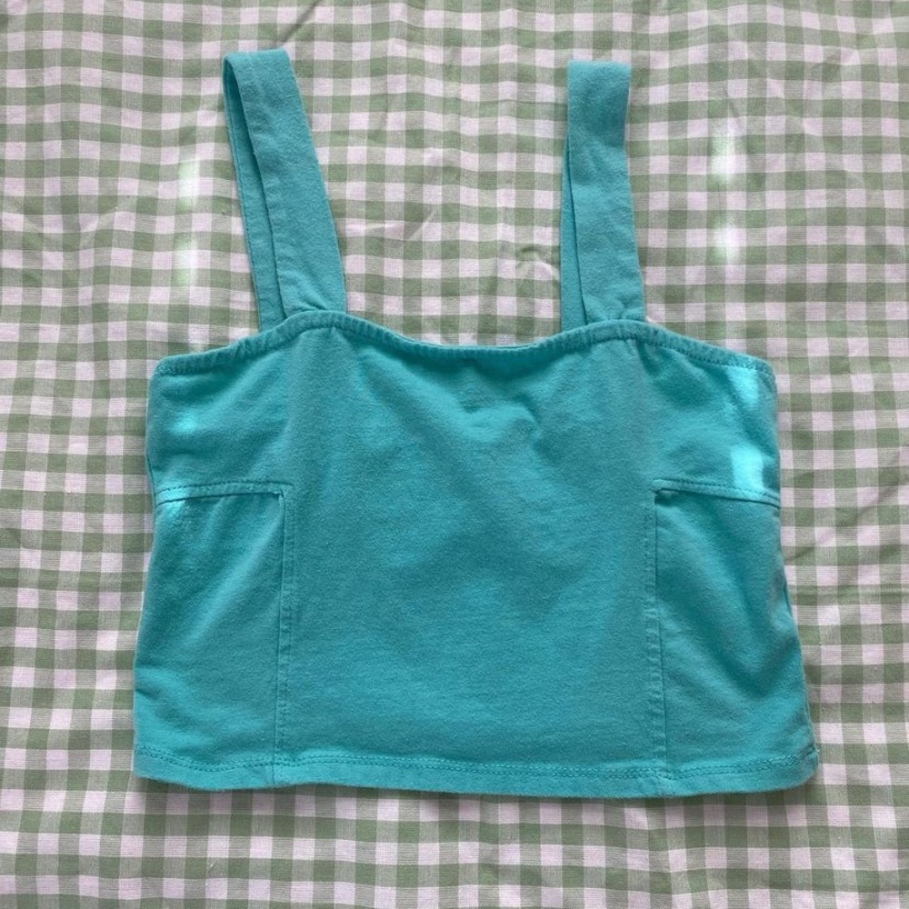 thrifted crop top :)